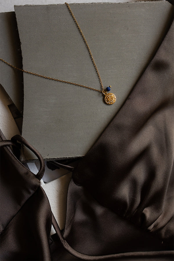 ατσαλινο-κολιε-lapis