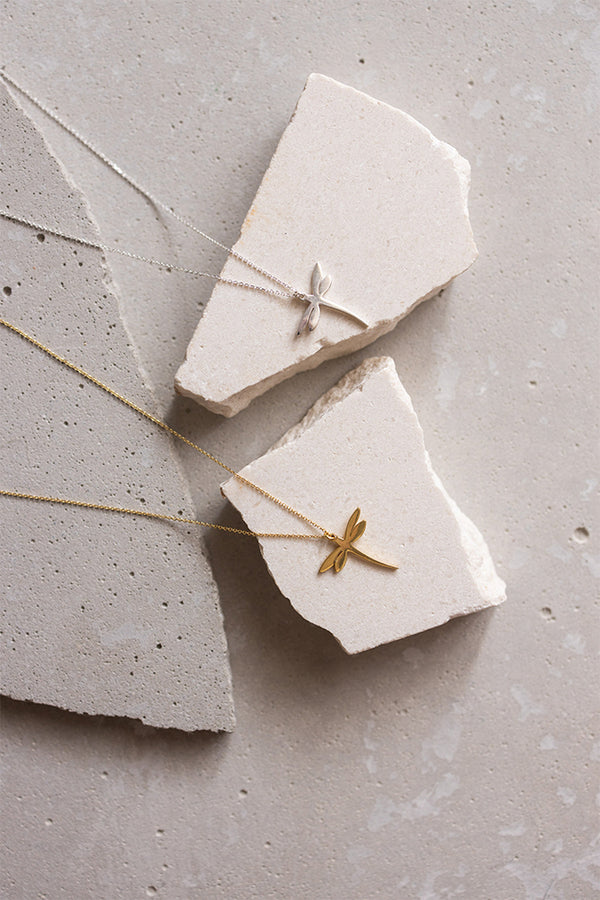 ασημενιο-κολιε-λιβελουλα