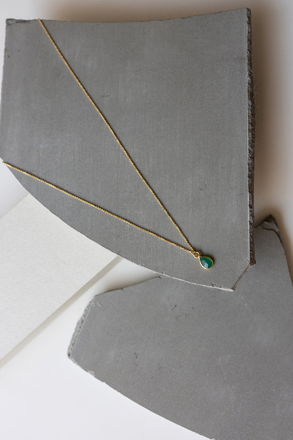 κολιε-σταγονα-σμαραγδι