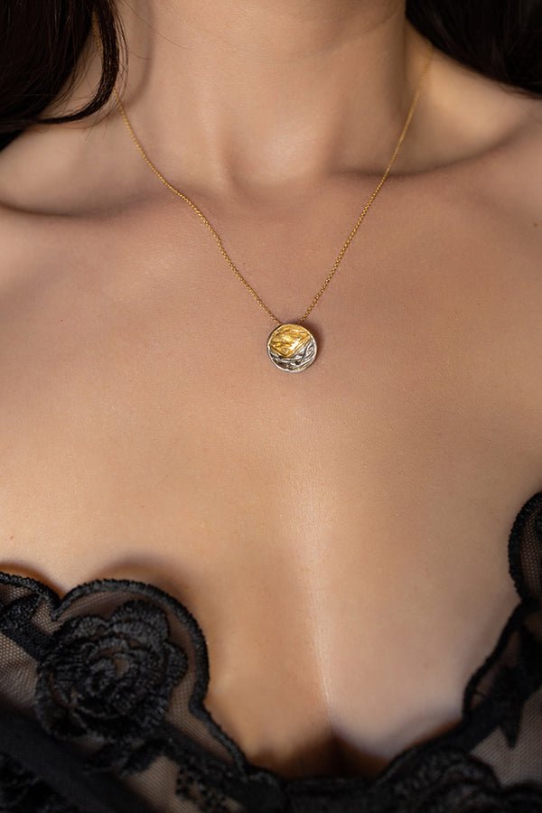 κολιε-διχρωμο-αναγλυφο