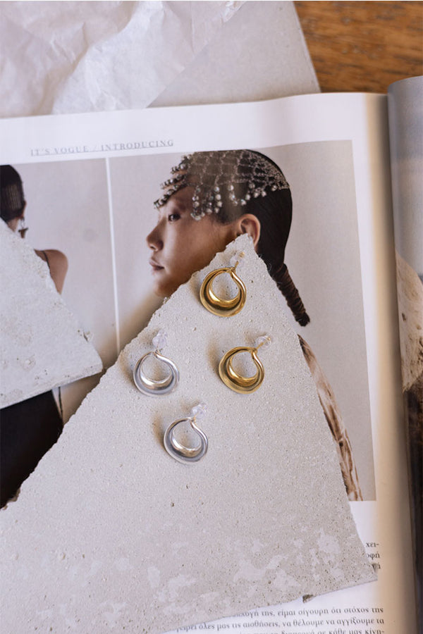 oval-earrings-gold