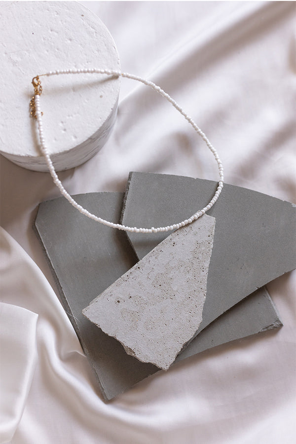 λευκο-κολιε-πετρες