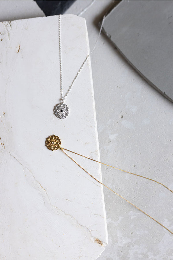 rose-necklace-silver