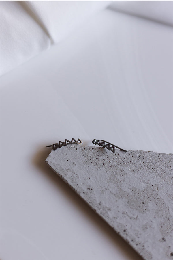 triangles-climbers-gunmetal