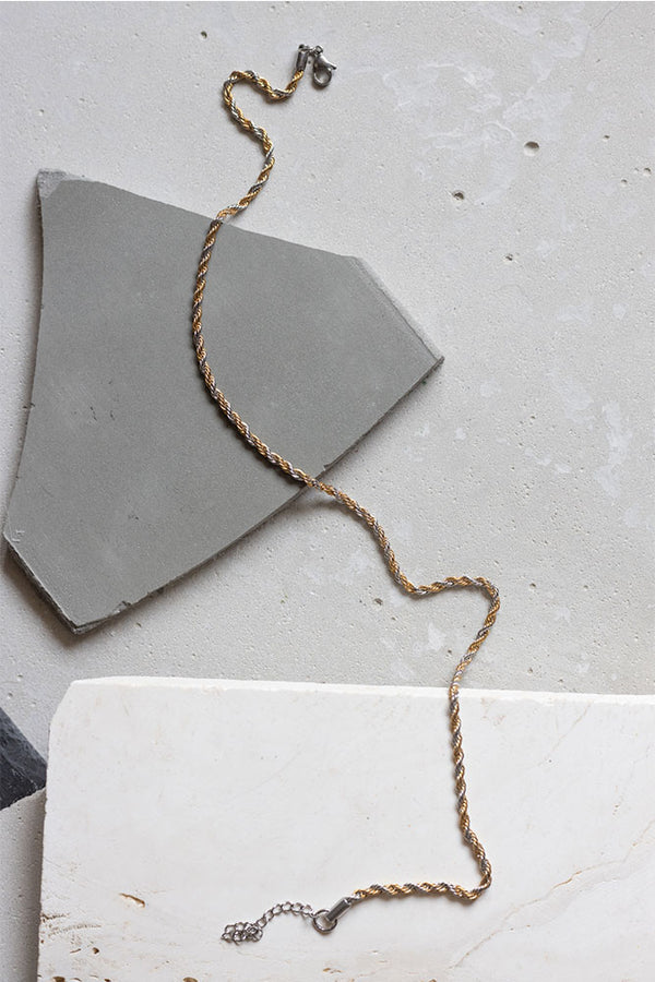 twisted-chain-necklace