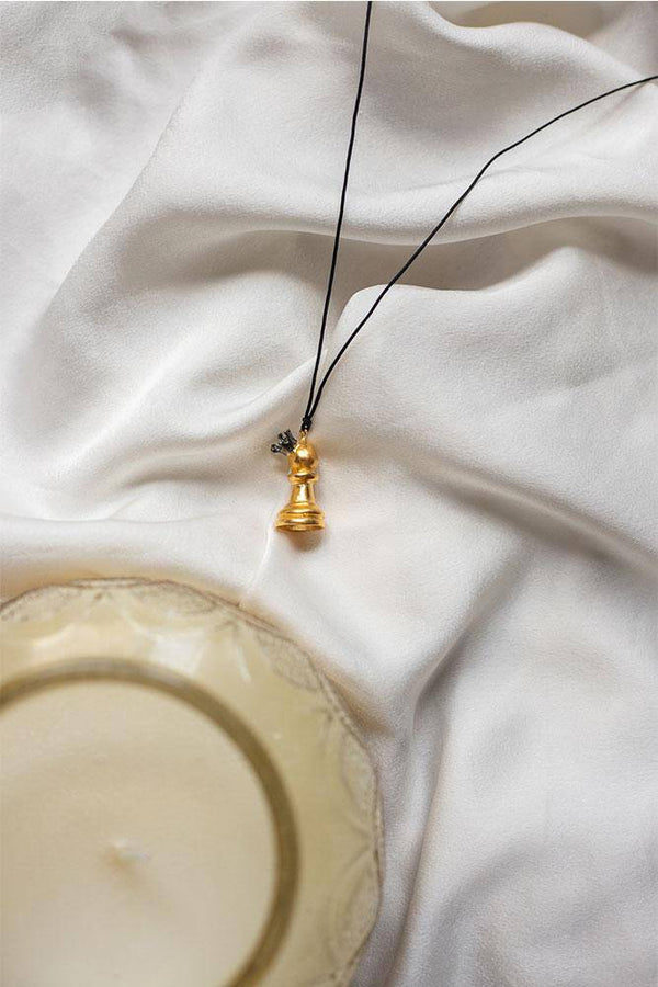 Gold Queen Necklace - Elinart